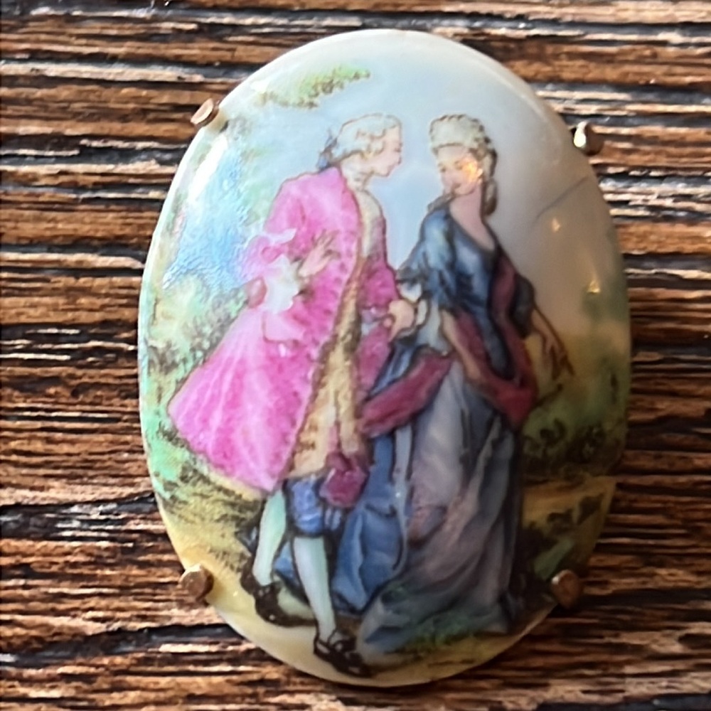 Antique Victorian Hand Painted cameo brooch pendant gold old clasp
